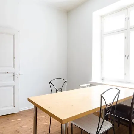 Wehost Caloniuksenkatu 公寓 *